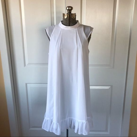 BCBG WOMEN’S WHITE  FLOWY DRESS! Perfect rehearsal, bridal shower dress - Picture 1 of 11